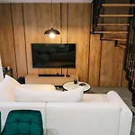 Prestige - Two-level Loft, 72m2, 1000mbs Internet, Parking, Gym - By Rentujemy *