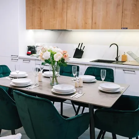 Prestige - Two-level Loft, 72m2, 1000mbs Internet, Parking, Gym - By Rentujemy Lägenhet *