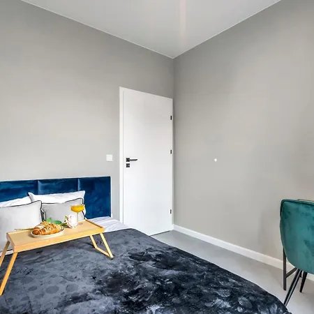 Prestige - Two-level Loft, 72m2, 1000mbs Internet, Parking, Gym - By Rentujemy Lägenhet