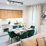 アパート Prestige - Two-level Loft, 72m2, 1000mbs Internet, Parking, Gym - By Rentujemy ワルシャワ